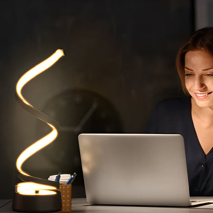 femme travail devant lampe de bureau leds