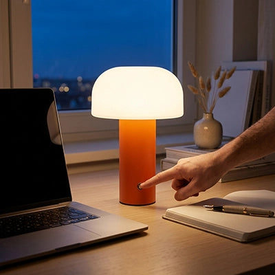 lampe champignon orange sur table