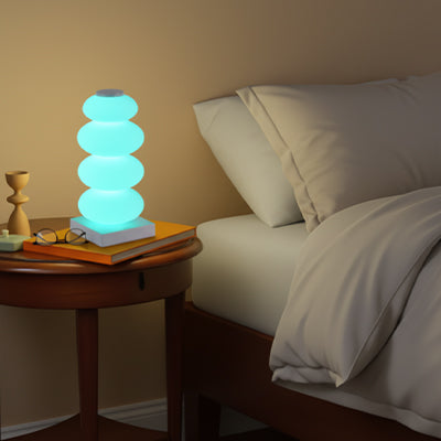 lampe de chevet enfant bleu au chevet du lit