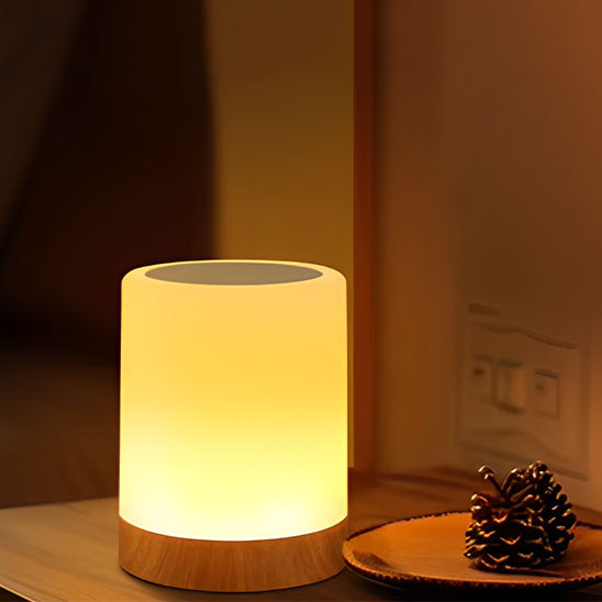 lampe de chevet moderne sur table